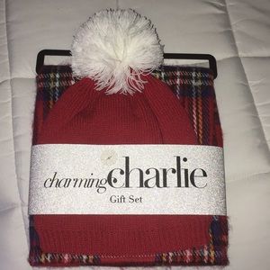Holiday scarf and hat set